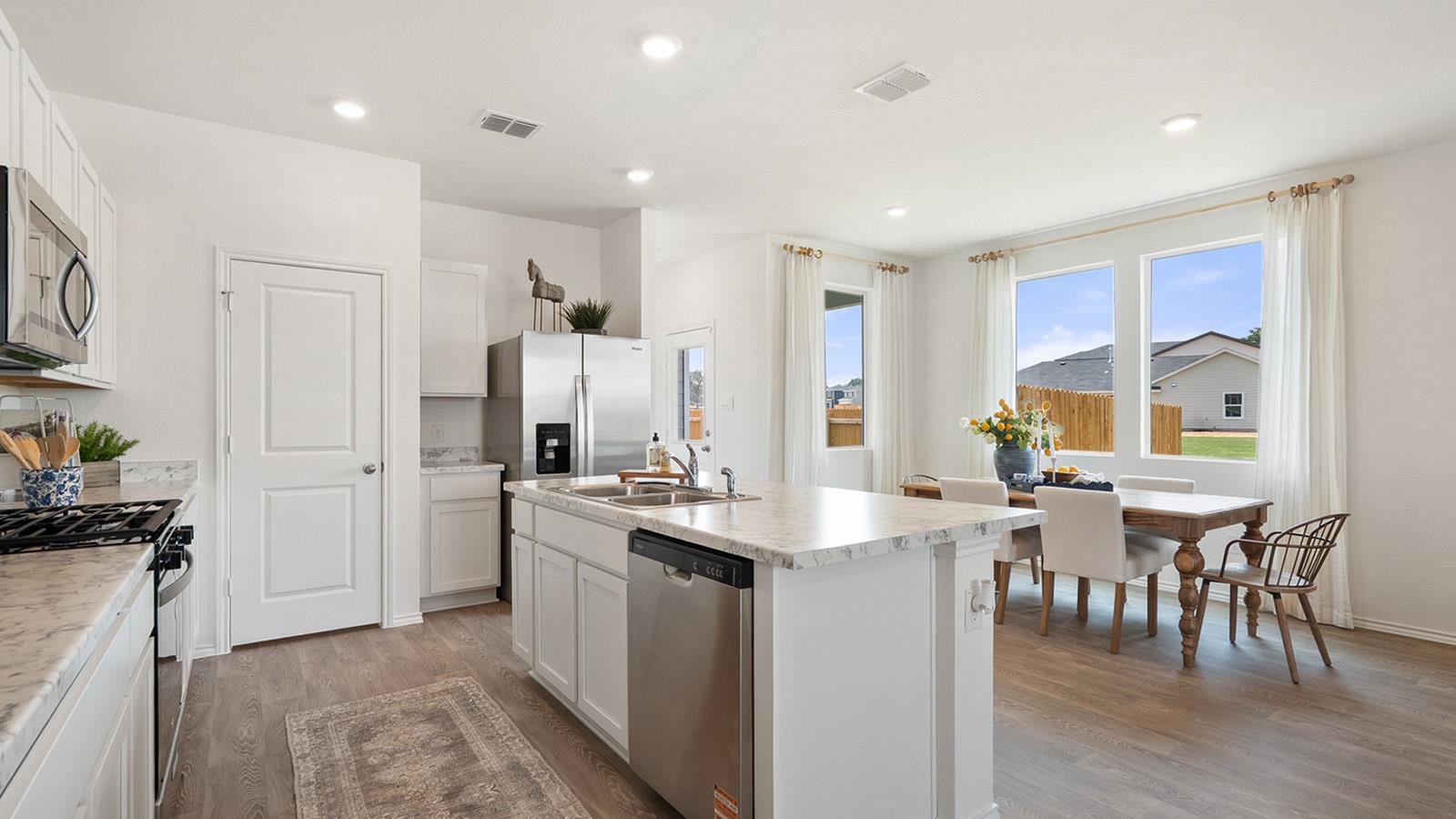 300 CONSTANZA Trl, Bastrop, TX 78602