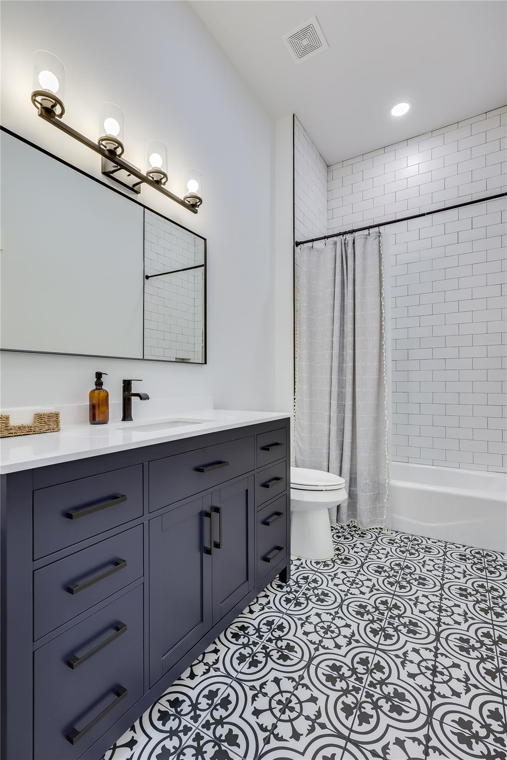 169 Tall Forest Dr, Bastrop, TX 78602