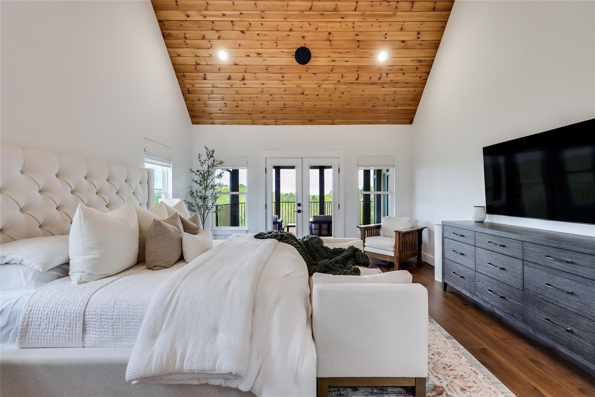 169 Tall Forest Dr, Bastrop, TX 78602