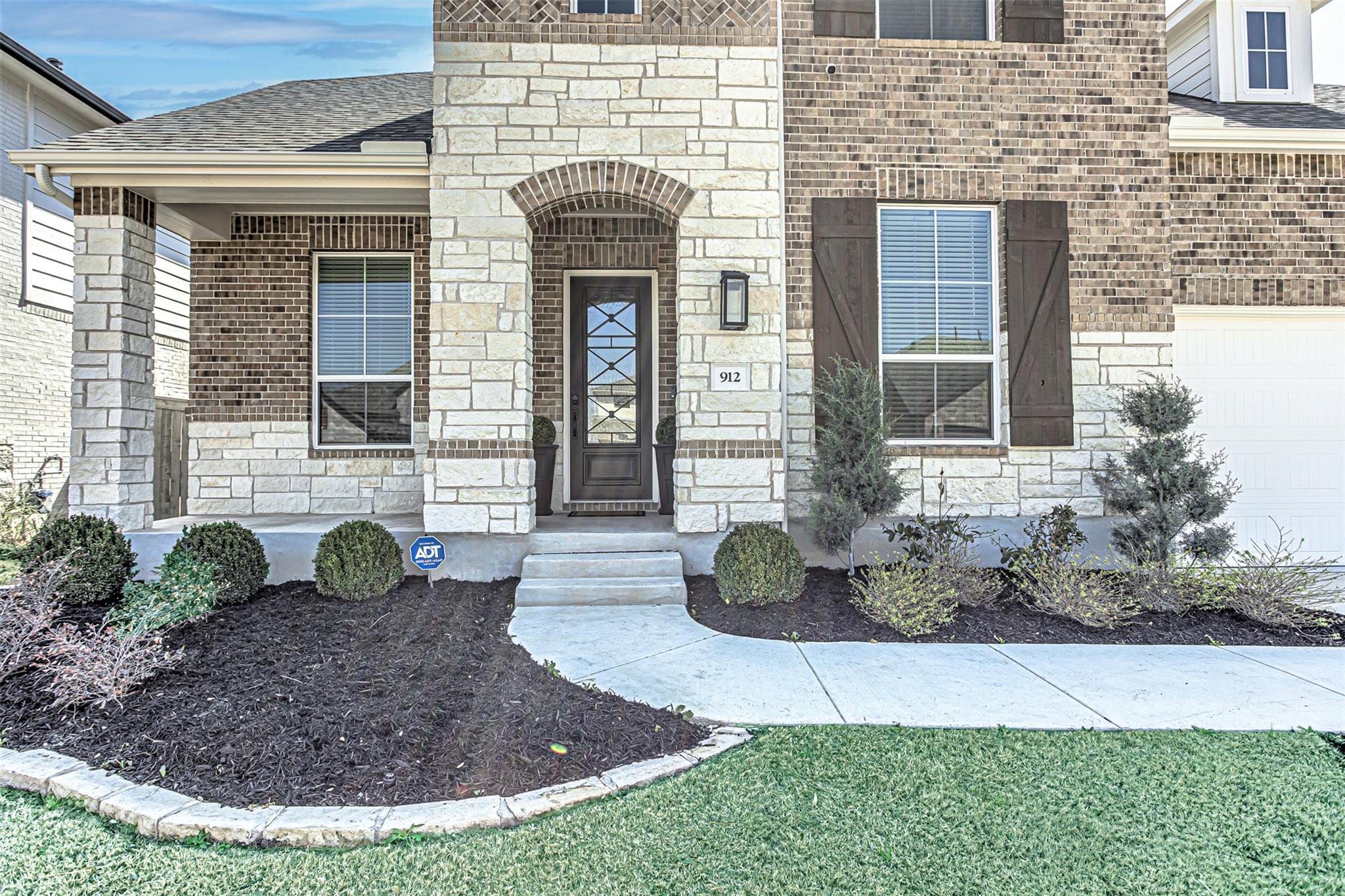 912 Rock Daisy Trl, Hutto, TX 78634