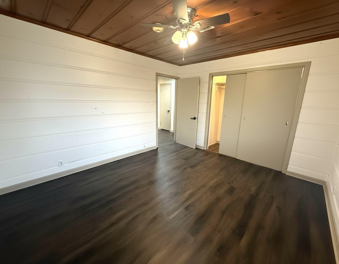 107 Elm Ave, Rockdale, TX 76567