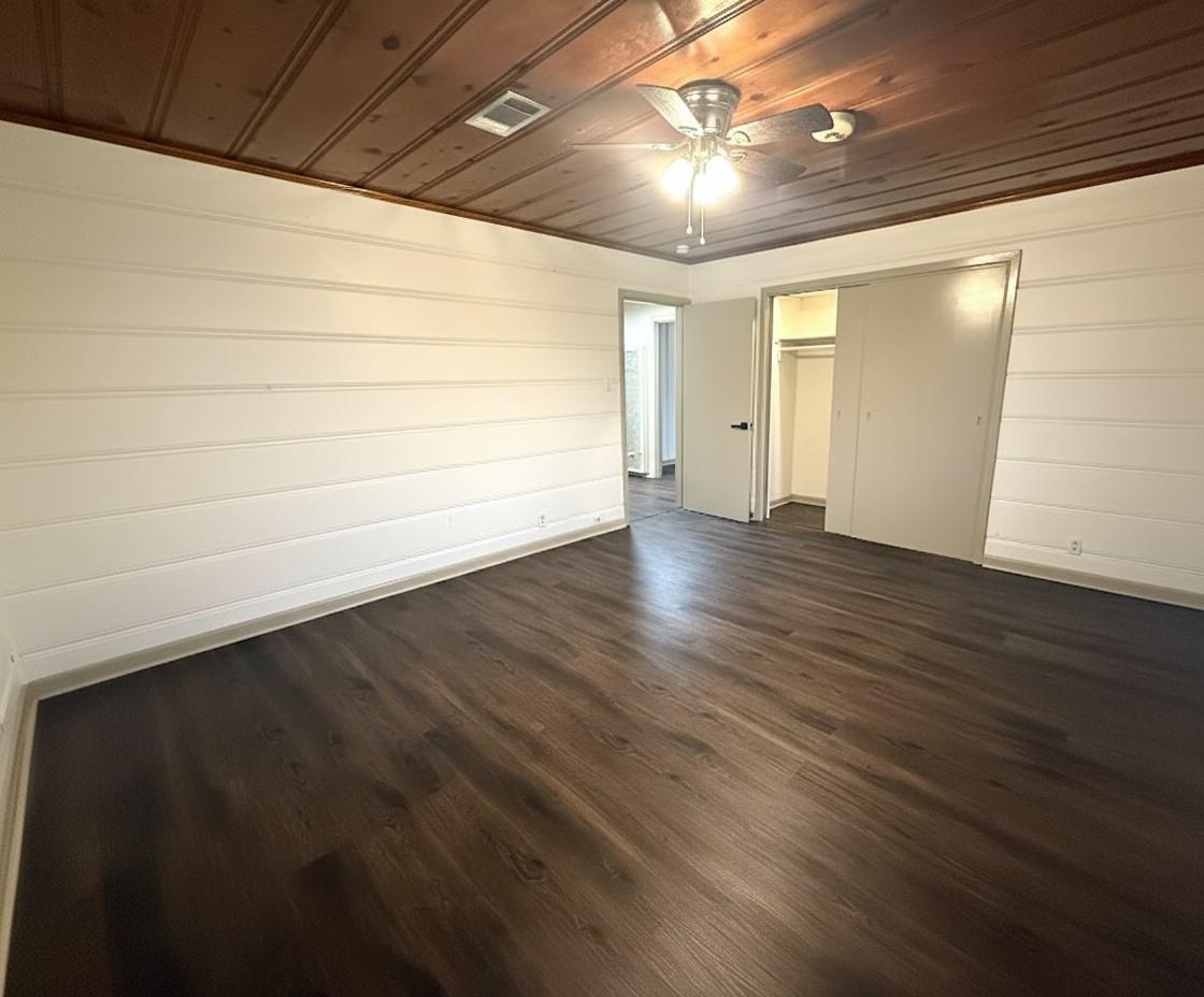 107 Elm Ave, Rockdale, TX 76567