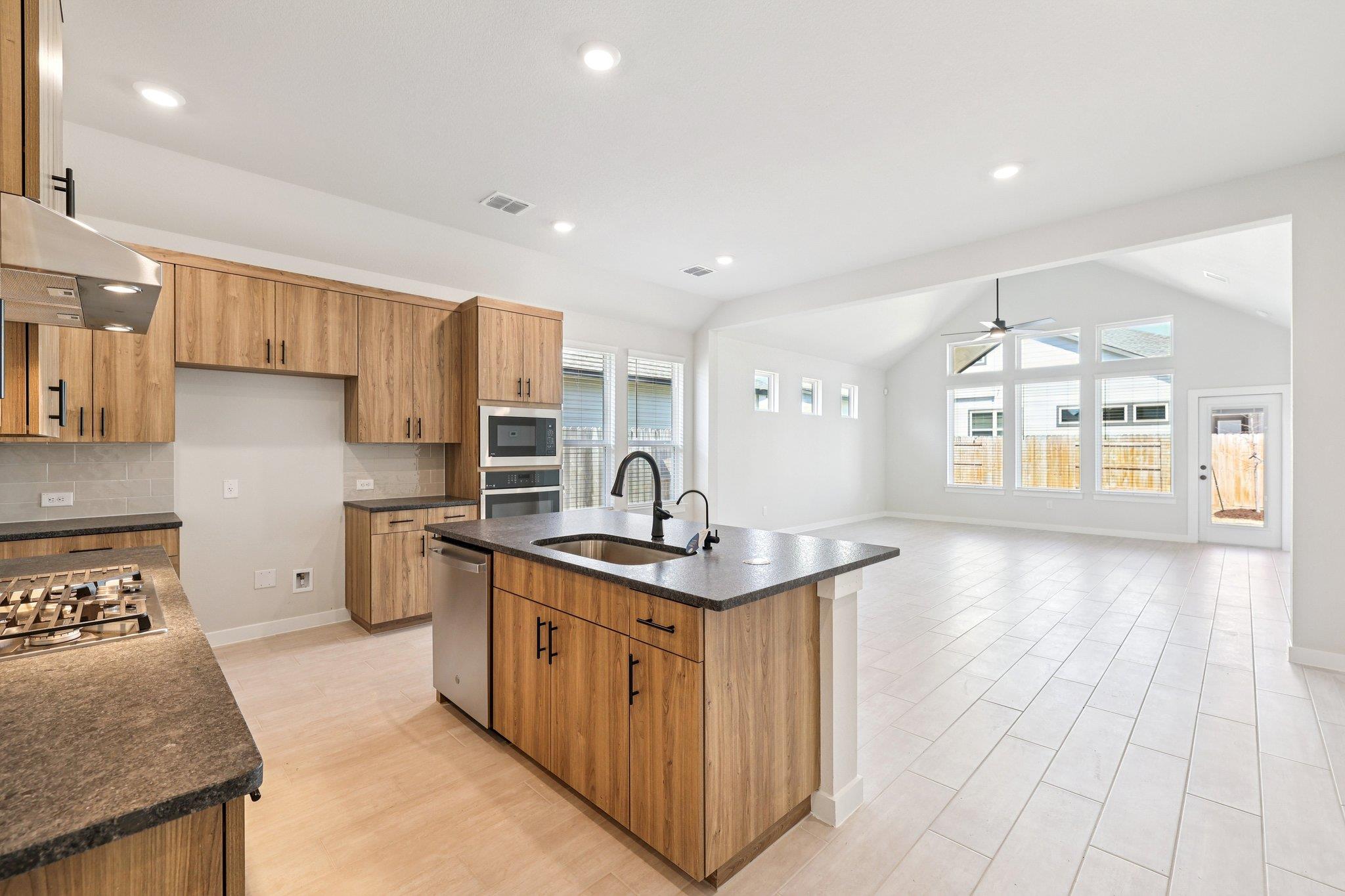 516 Jane Long Dr, San Marcos, TX 78666