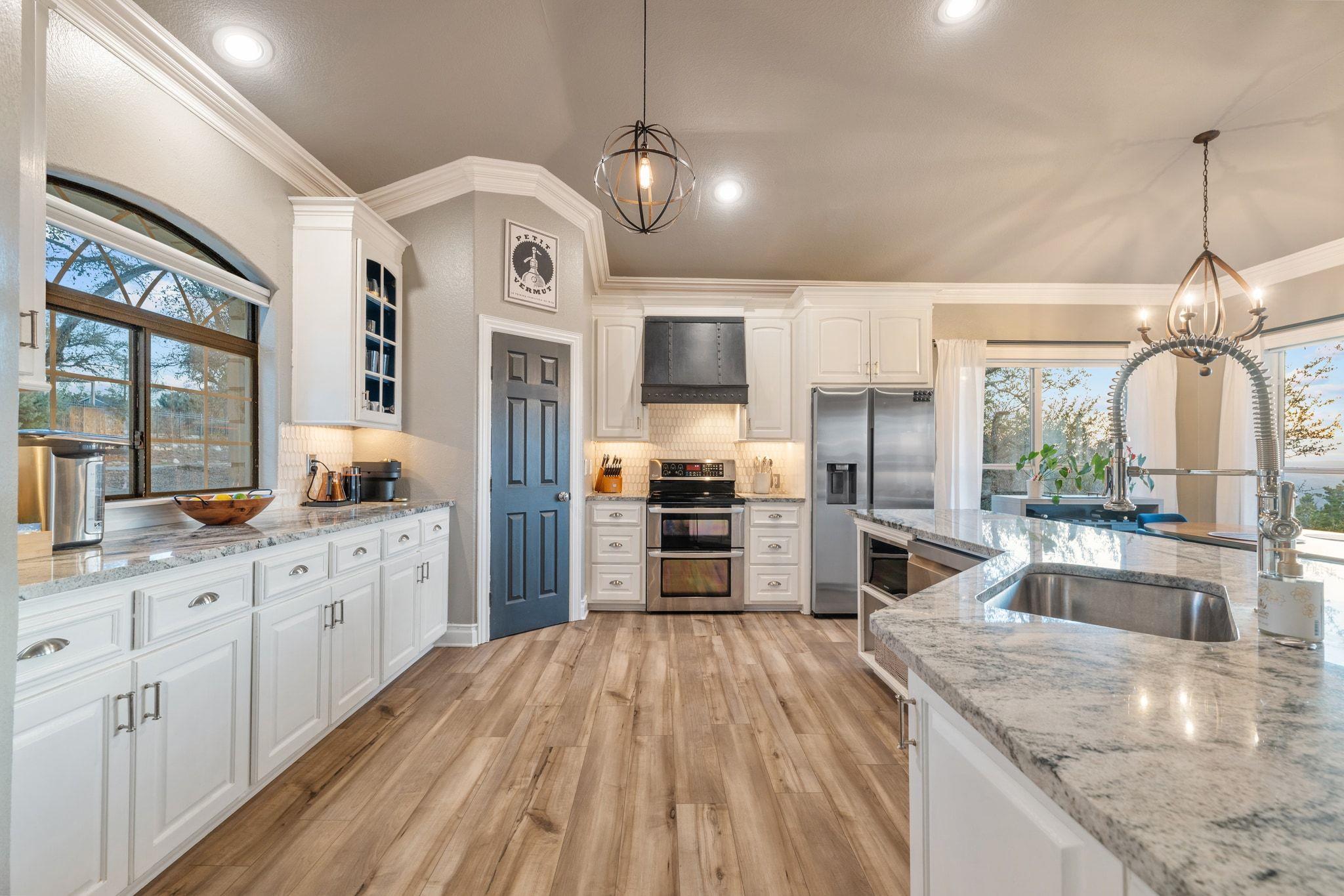 8414 Bronco Buster Trl, Lago Vista, TX 78645