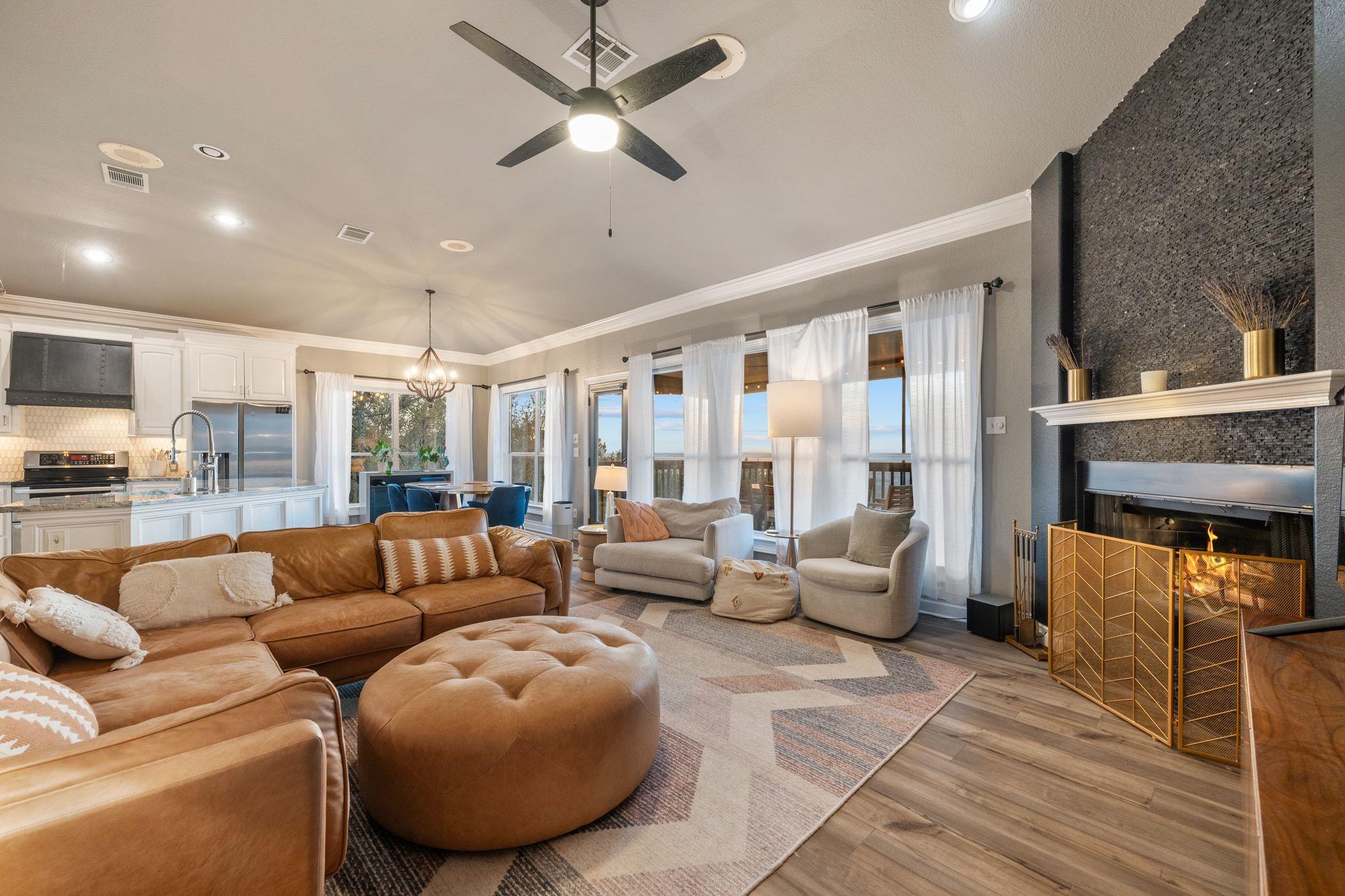 8414 Bronco Buster Trl, Lago Vista, TX 78645