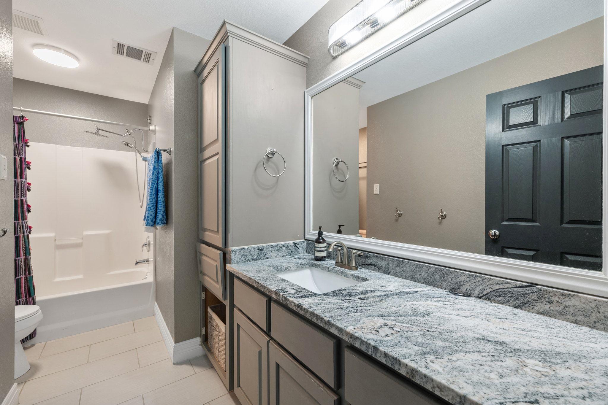 8414 Bronco Buster Trl, Lago Vista, TX 78645