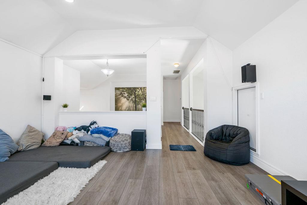 909 Zacarias Dr, Leander, TX 78641