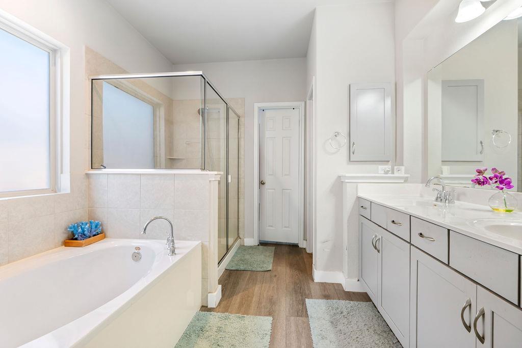 909 Zacarias Dr, Leander, TX 78641