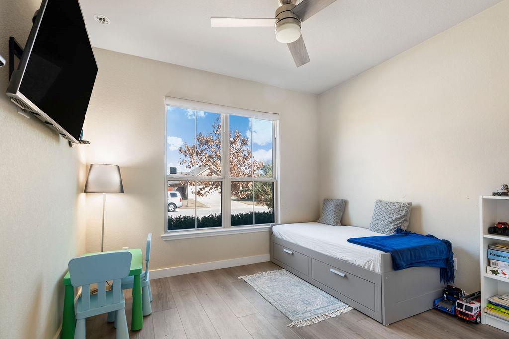 909 Zacarias Dr, Leander, TX 78641