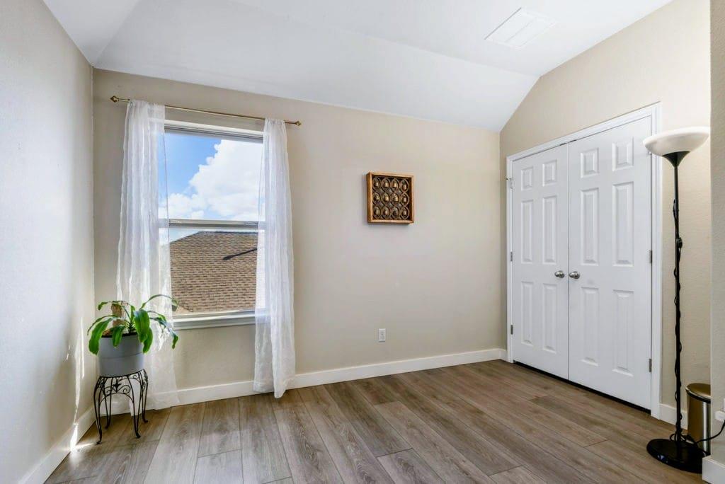 909 Zacarias Dr, Leander, TX 78641