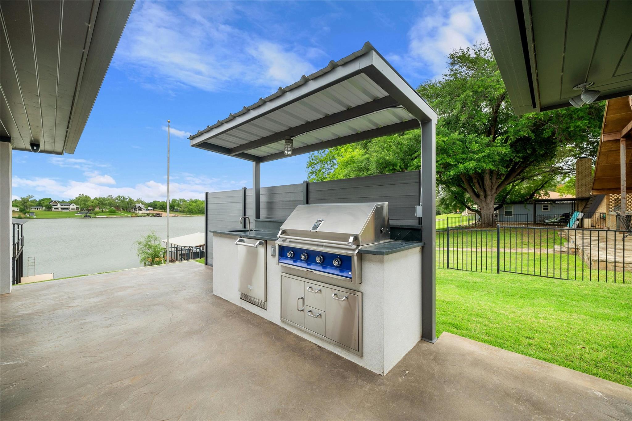 202 Mesquite Dr, Kingsland, TX 78639