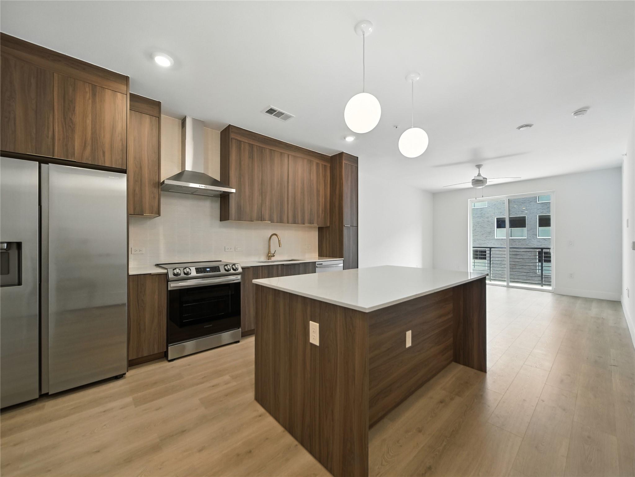 1701 Simond Ave # 302, Austin, TX 78723