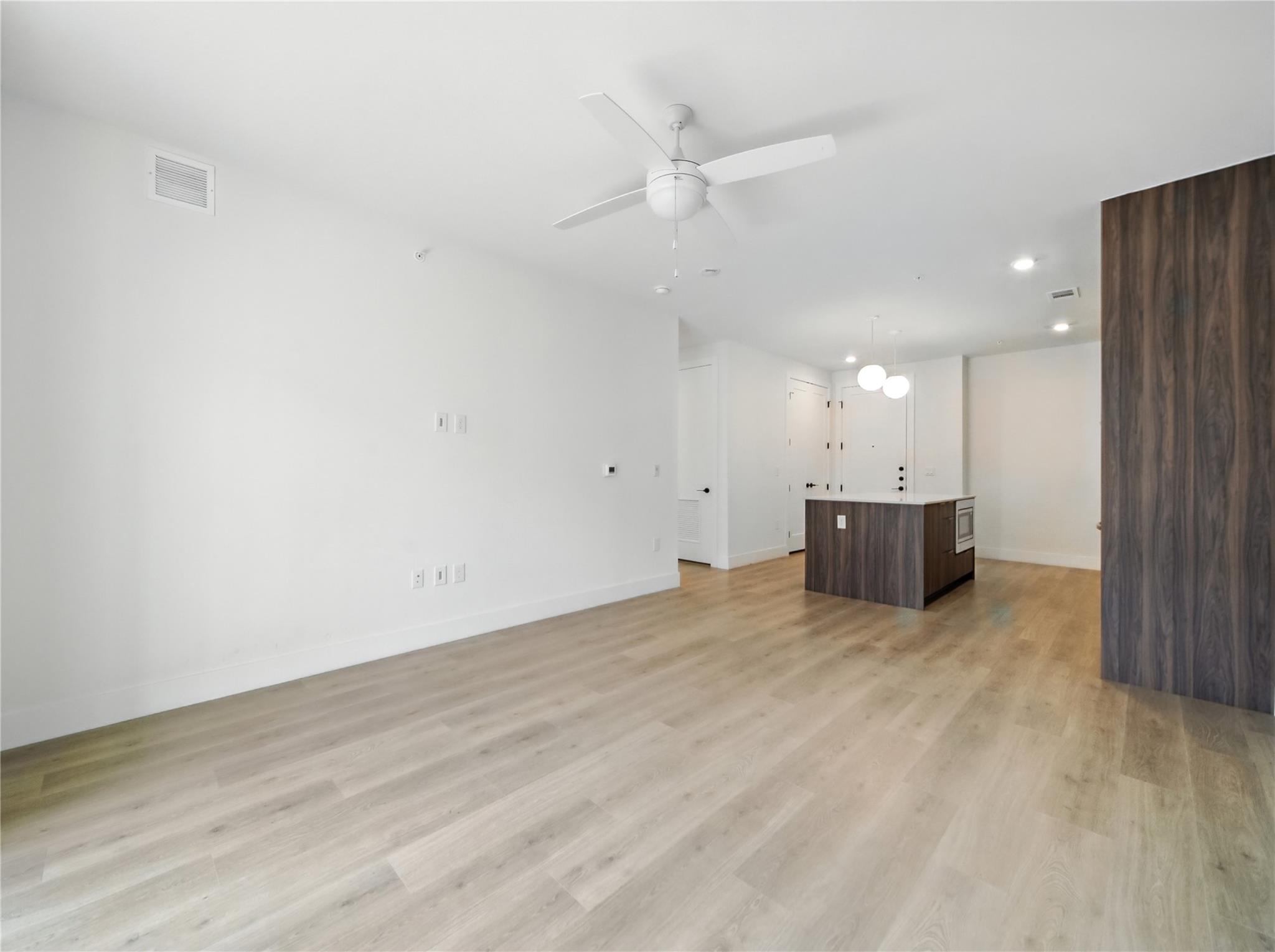 1701 Simond Ave # 302, Austin, TX 78723