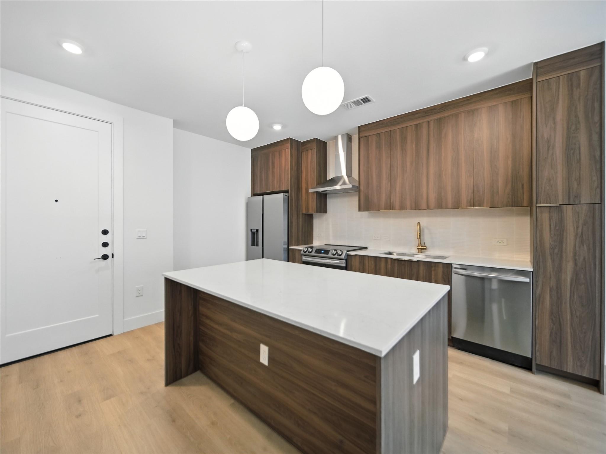 1701 Simond Ave # 302, Austin, TX 78723