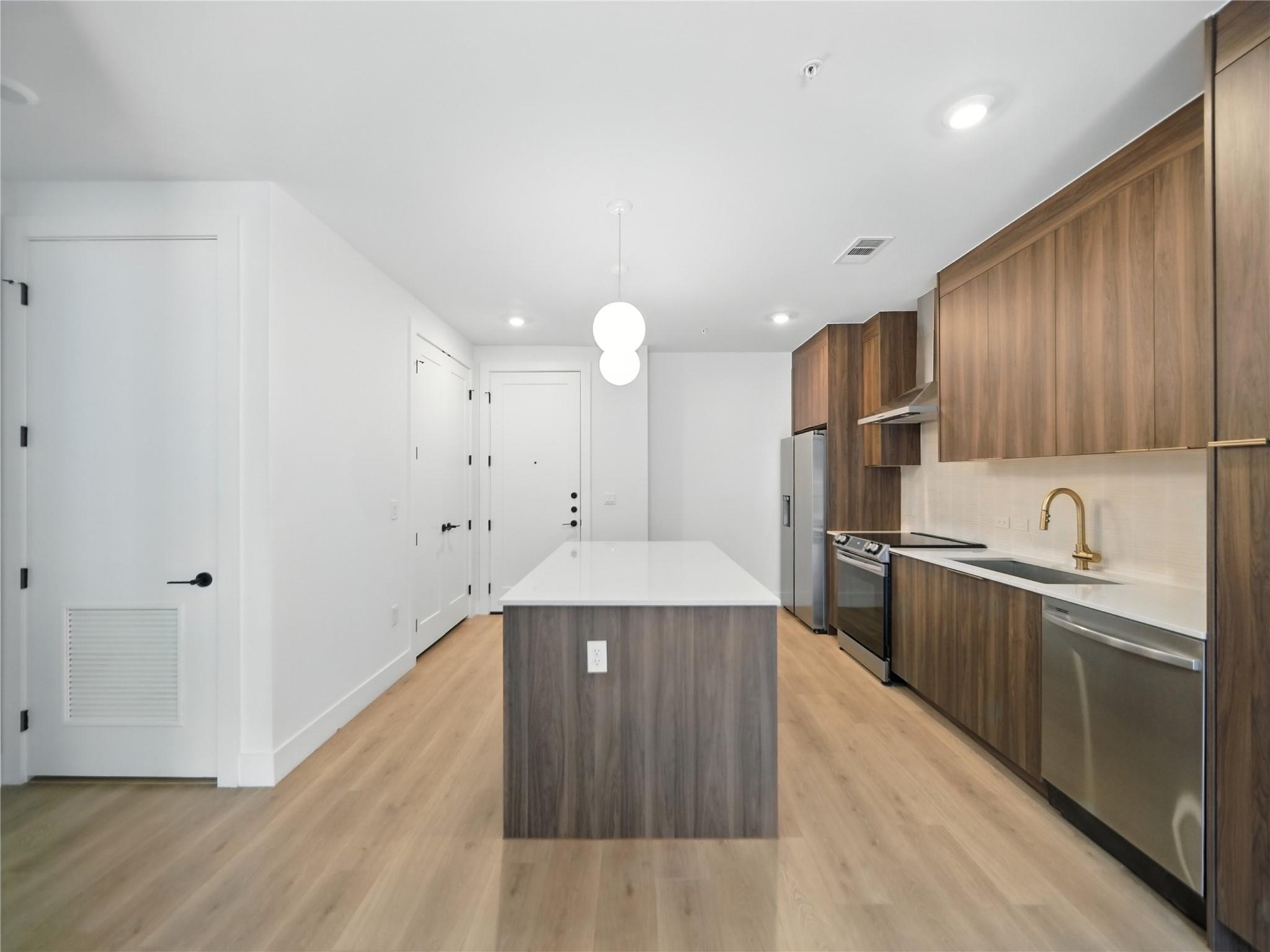 1701 Simond Ave # 302, Austin, TX 78723