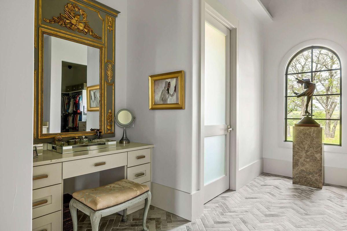 371 Achtzehn Rd, Fredericksburg, TX 78624