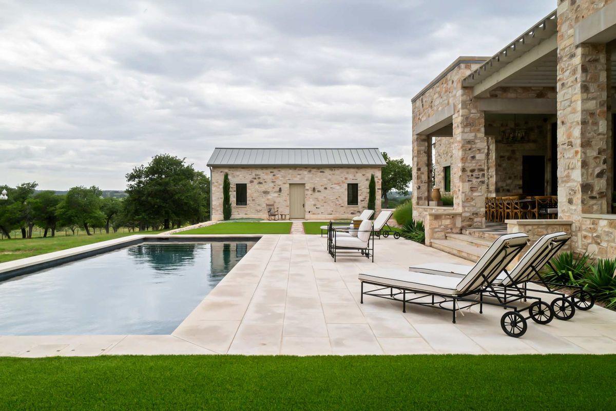 371 Achtzehn Rd, Fredericksburg, TX 78624
