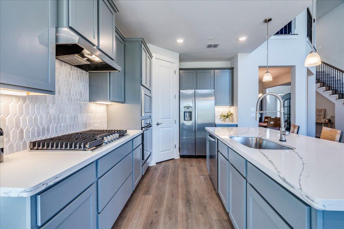 1166 Sage Thrasher Cir, Dripping Springs, TX 78620