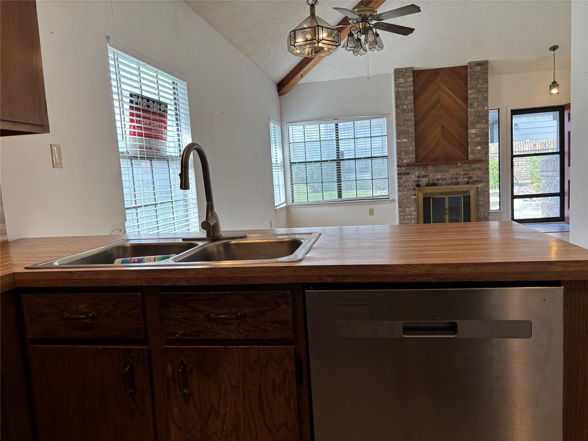 1748 Ohlen Rd # 9, Austin, TX 78757