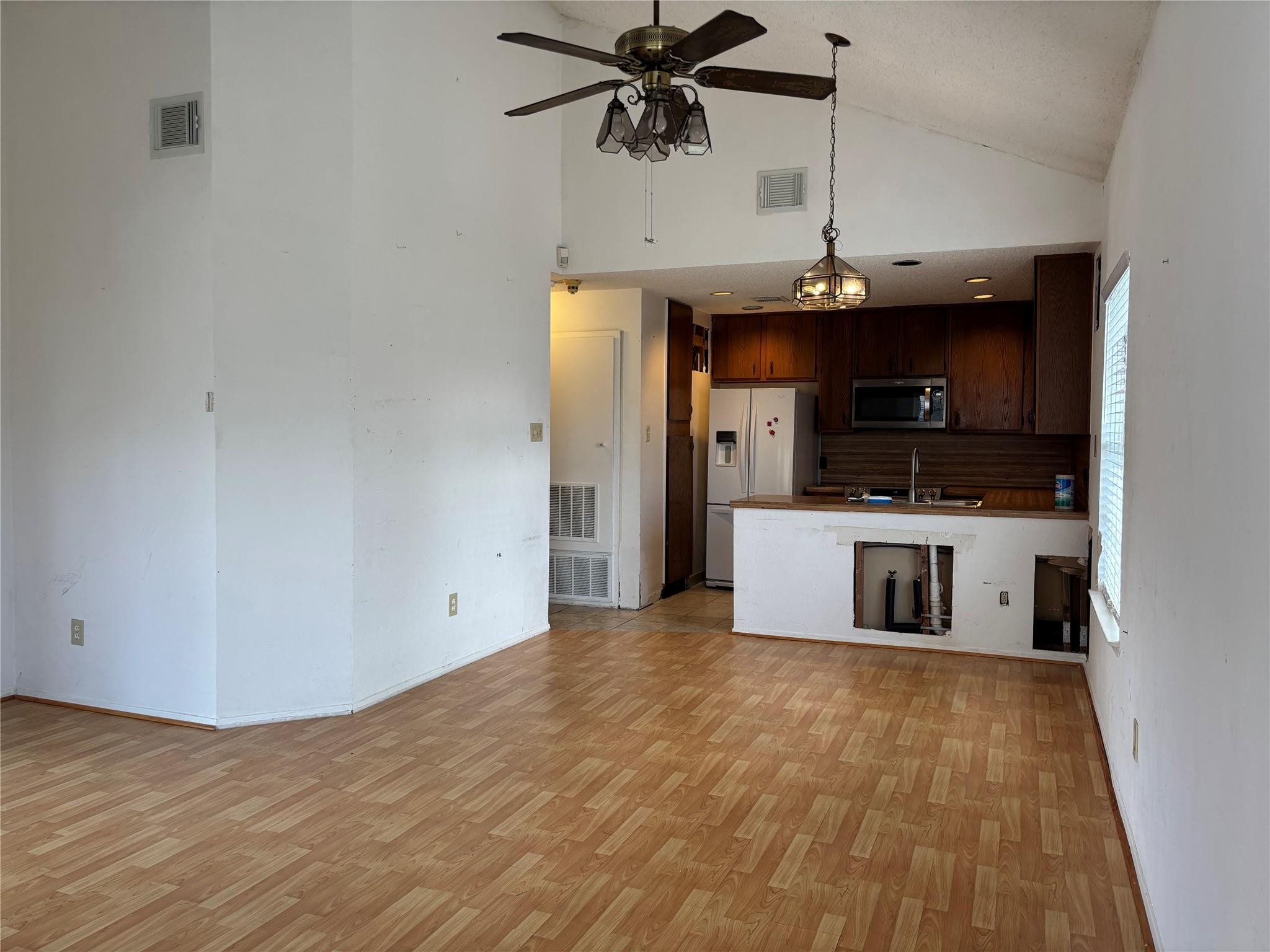 1748 Ohlen Rd # 9, Austin, TX 78757