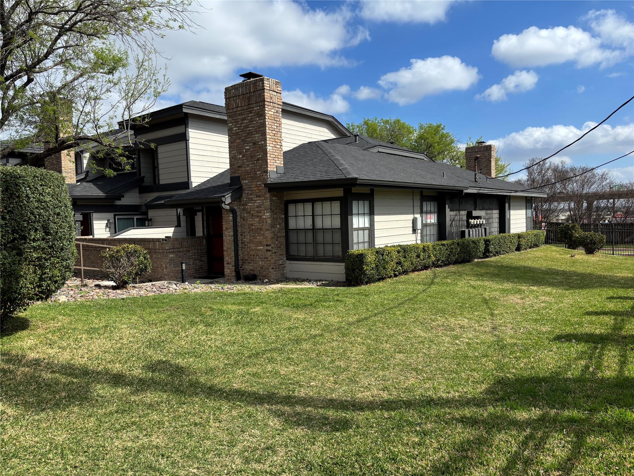 1748 Ohlen Rd # 9, Austin, TX 78757