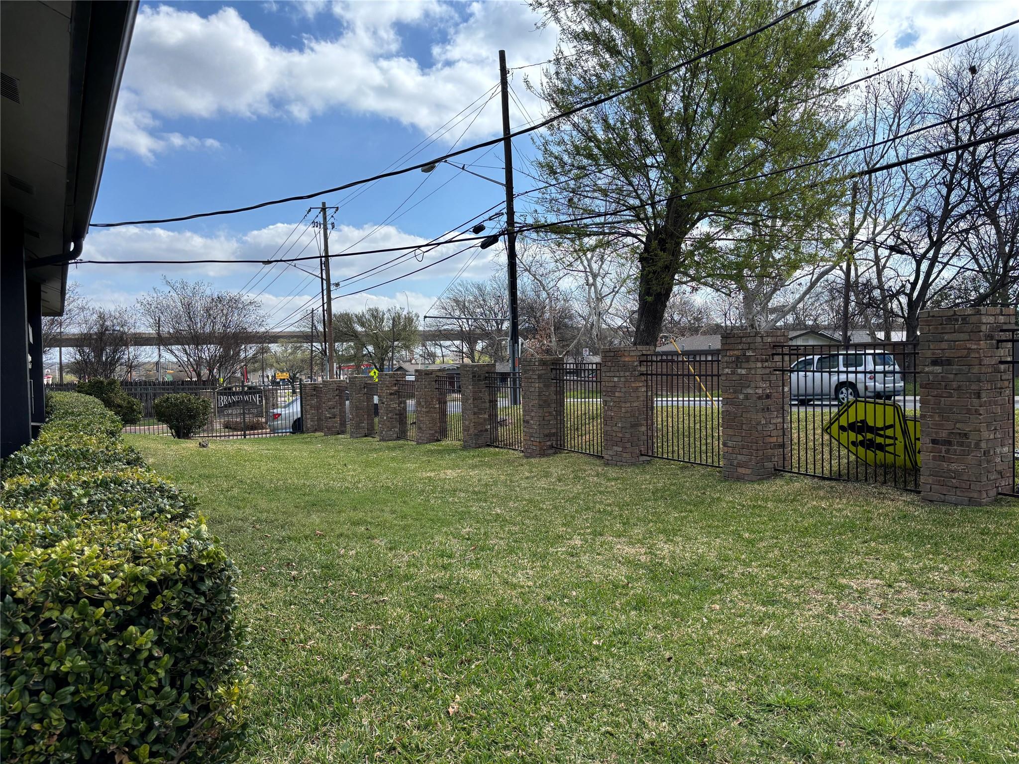 1748 Ohlen Rd # 9, Austin, TX 78757