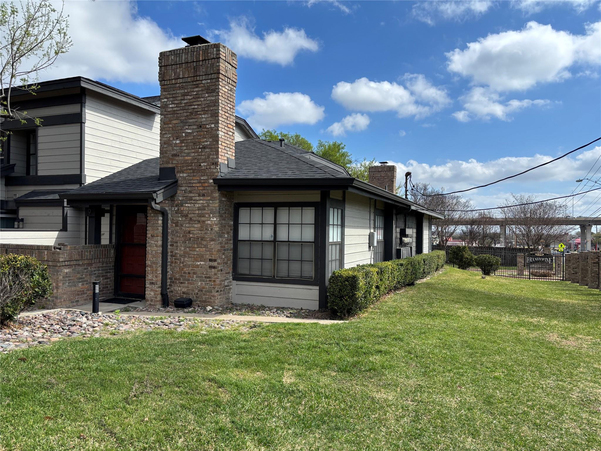 1748 Ohlen Rd # 9, Austin, TX 78757