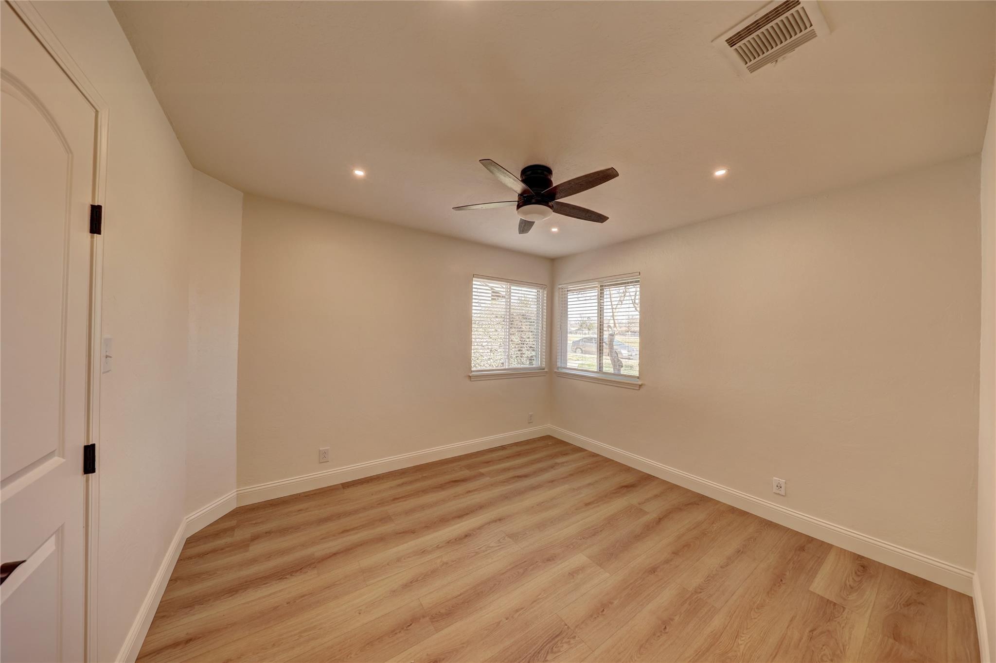 11112 #B Parkfield Dr, Austin, TX 78758