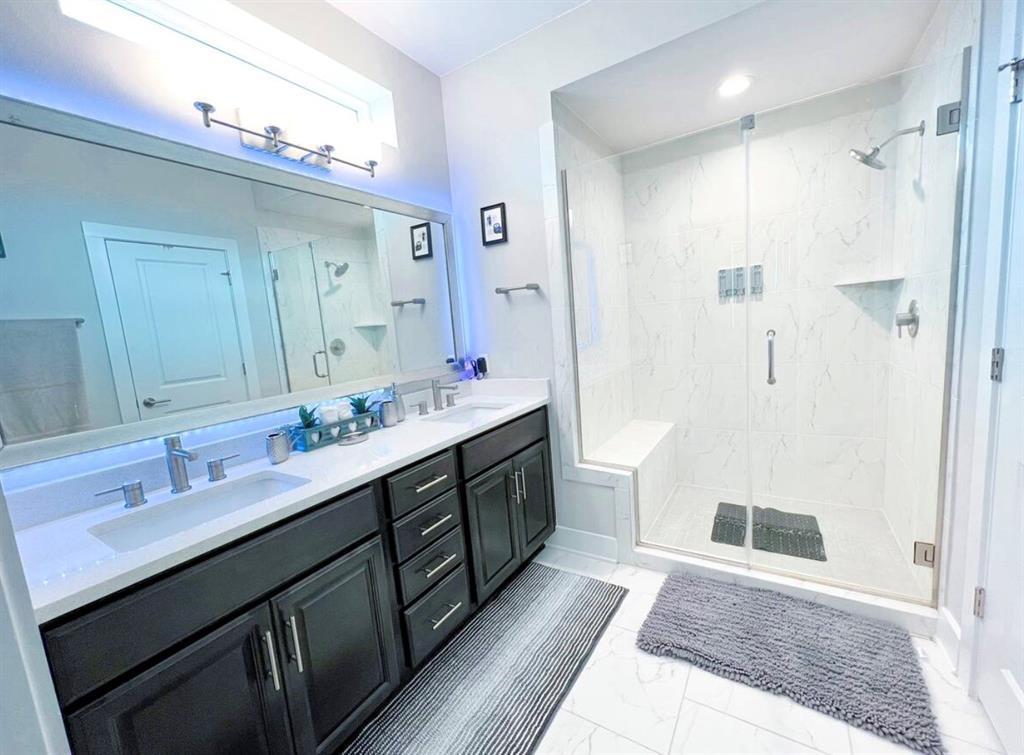 807 E 16th St # B, Austin, TX 78702