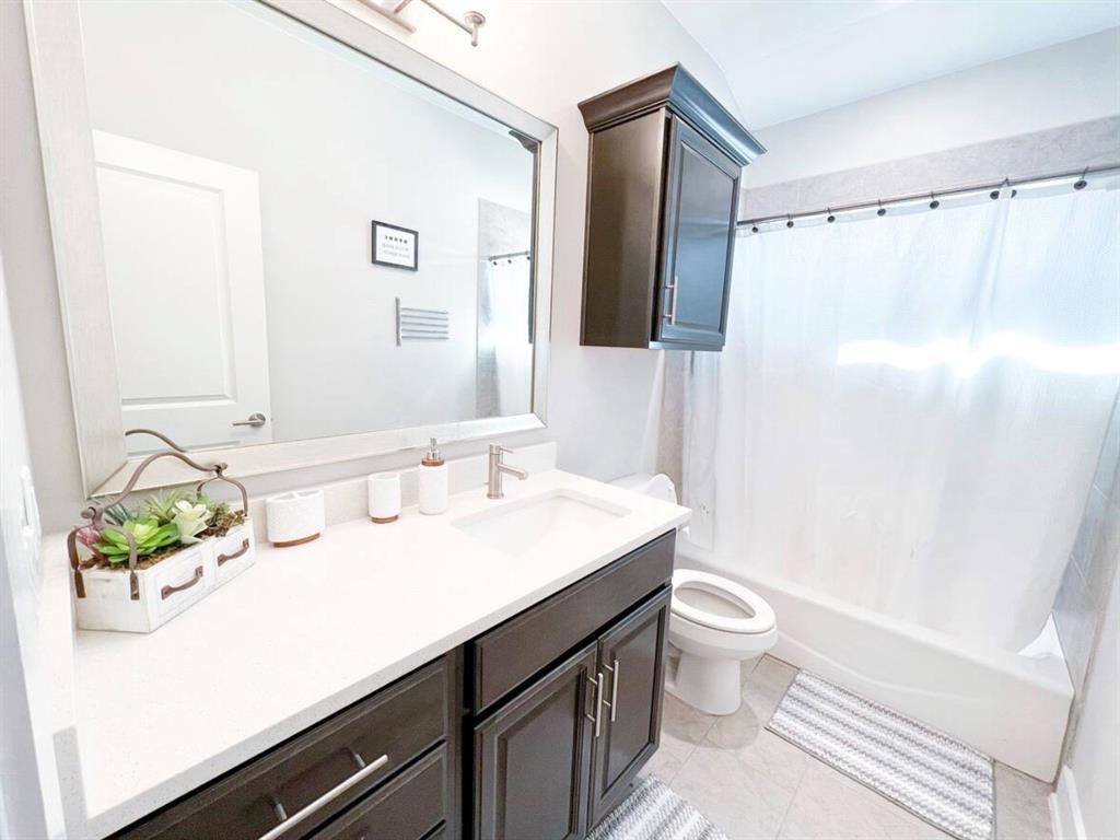 807 E 16th St # B, Austin, TX 78702