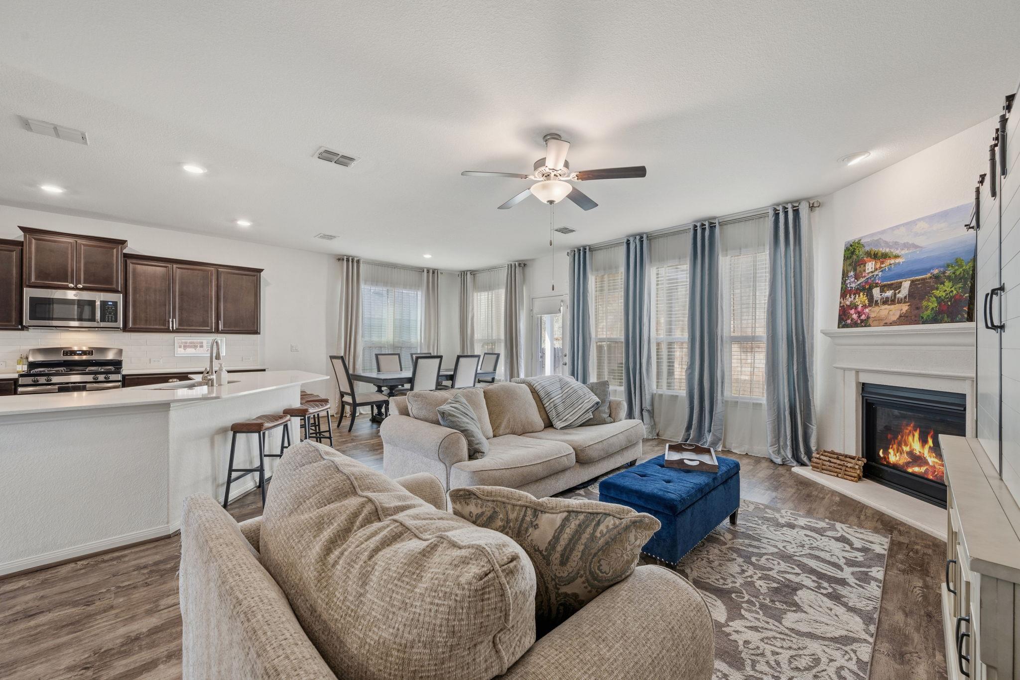 702 Puerta Vallarta Ln, Austin, TX 78748