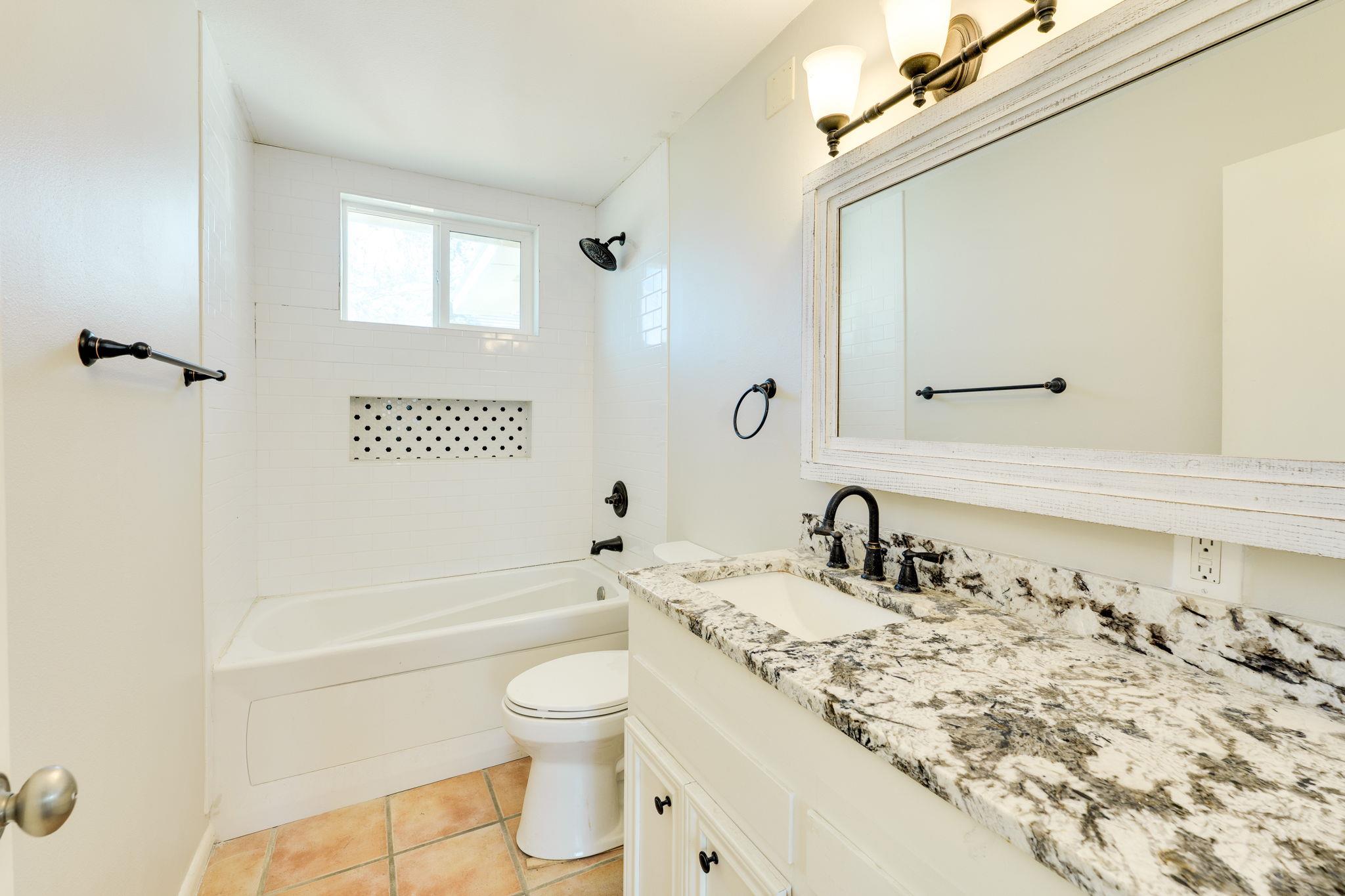 318 S Avenue C, Elgin, TX 78621