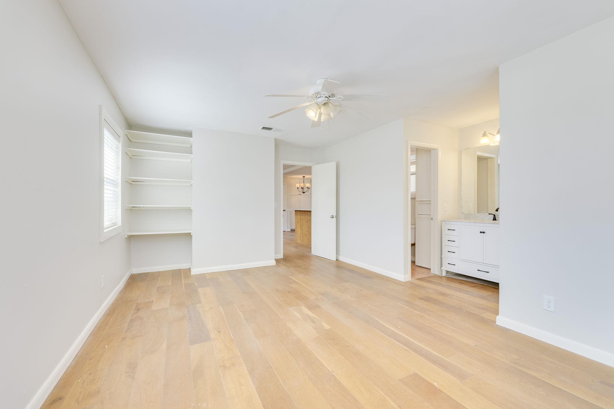 318 S Avenue C, Elgin, TX 78621