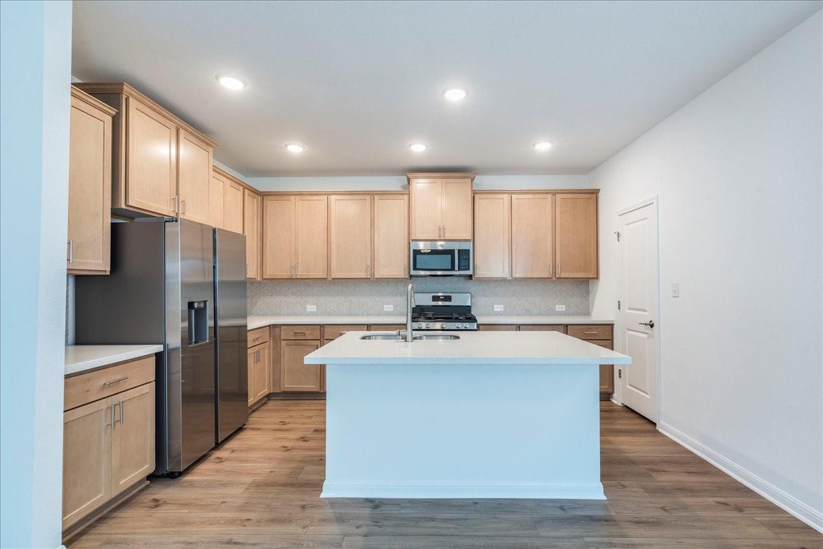 108 Makinaw Rd, Hutto, TX 78634