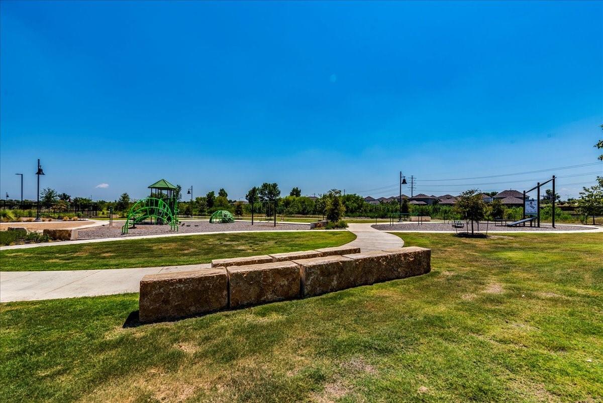 108 Makinaw Rd, Hutto, TX 78634