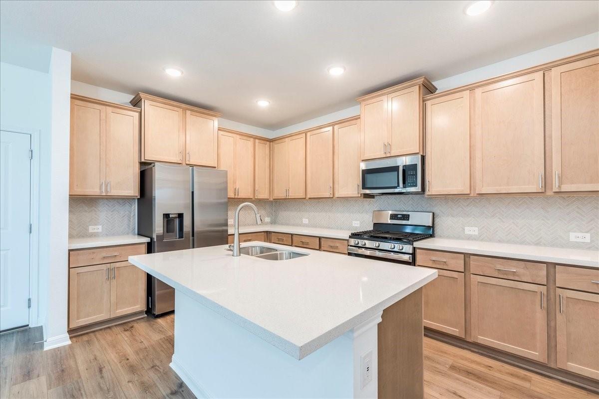 108 Makinaw Rd, Hutto, TX 78634