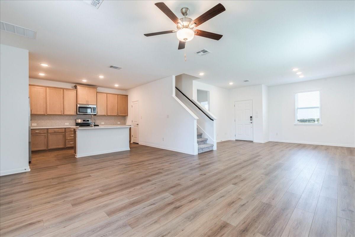 108 Makinaw Rd, Hutto, TX 78634