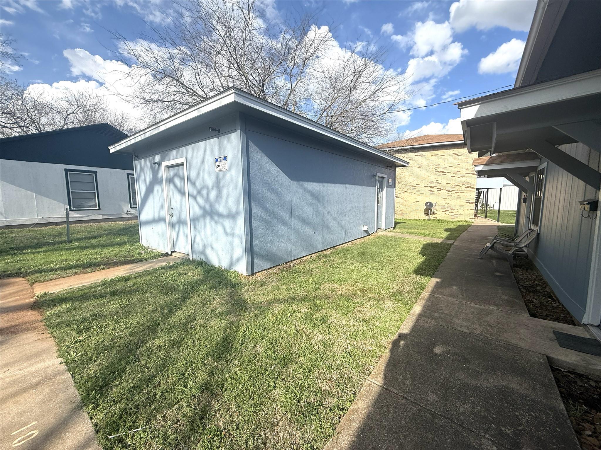 1706 W Cameron Ave, Rockdale, TX 76567