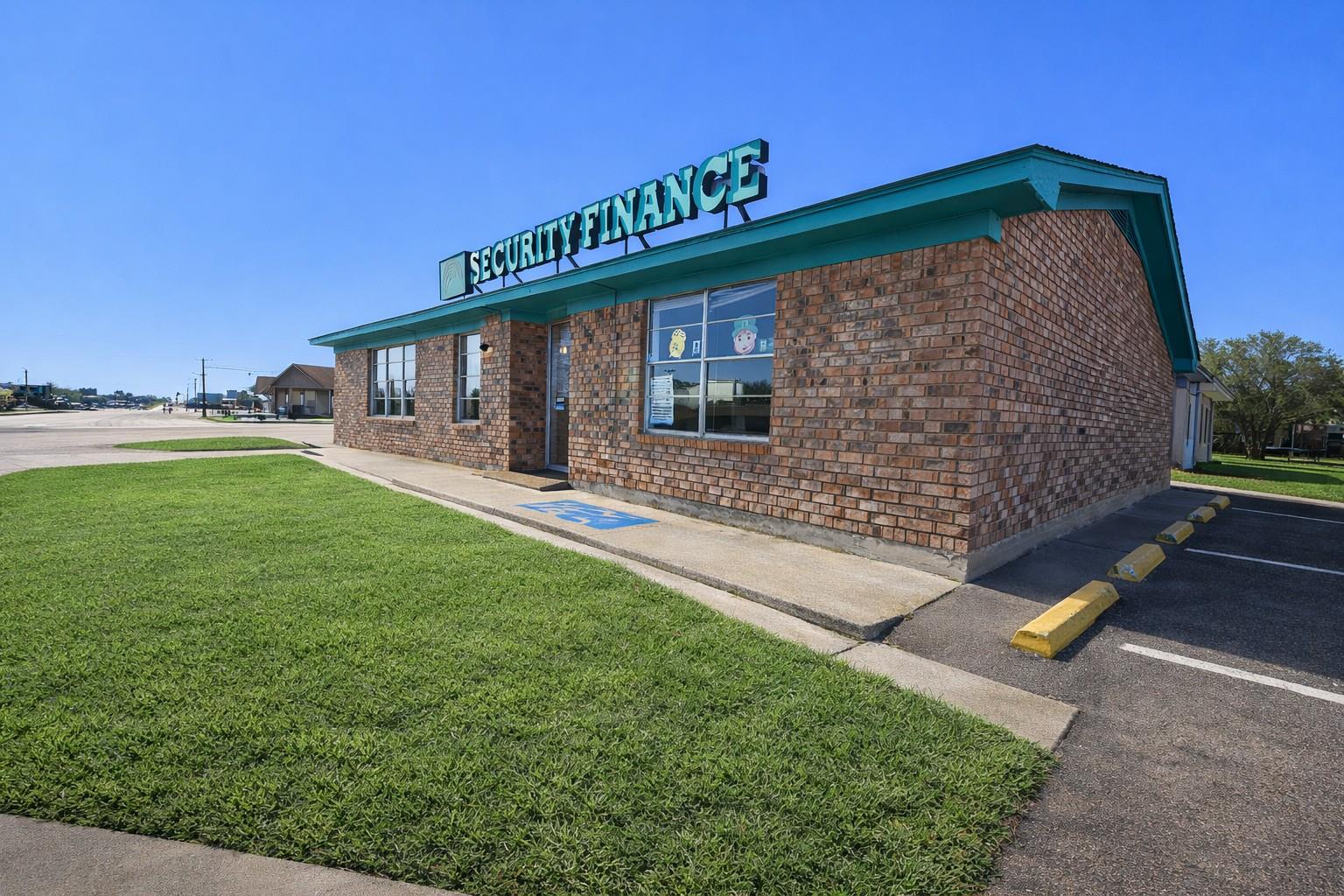 1706 W Cameron Ave, Rockdale, TX 76567