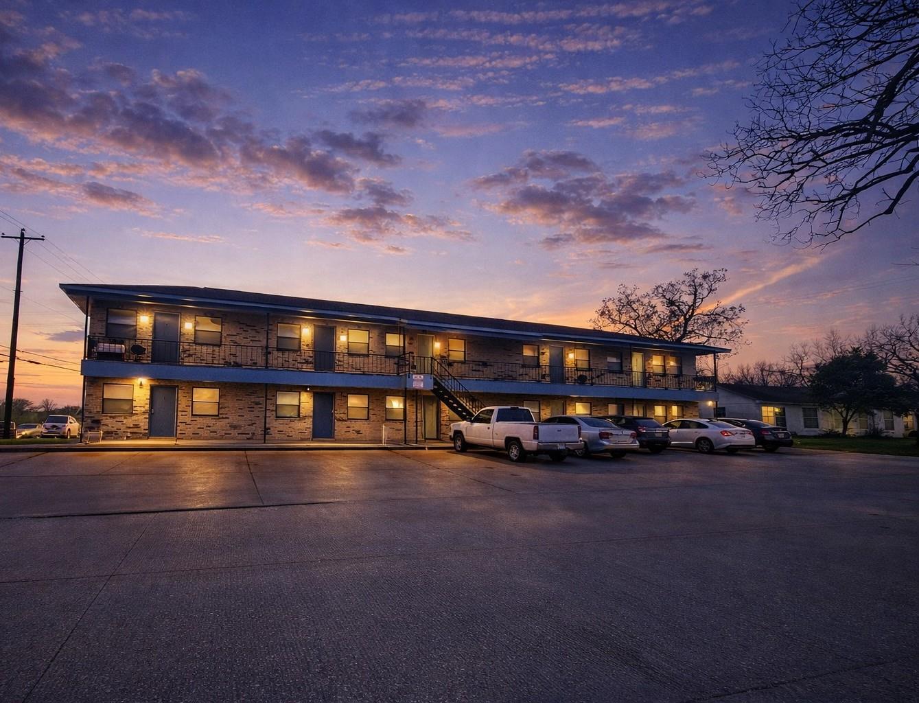 1706 W Cameron Ave, Rockdale, TX 76567