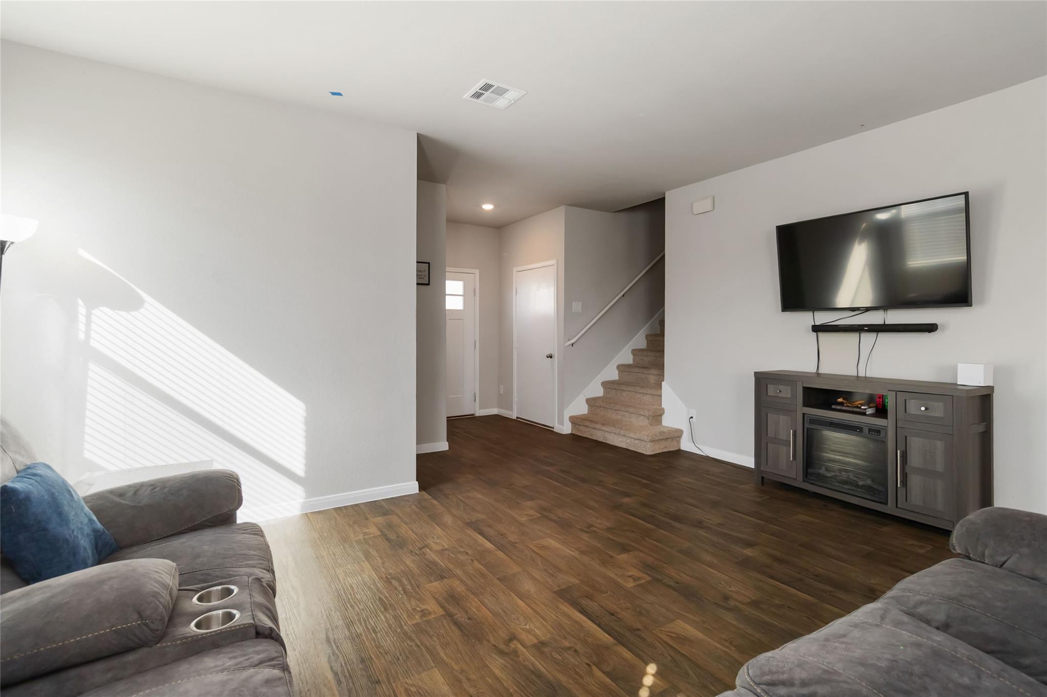 104 Sky Meadows Cir, San Marcos, TX 78666