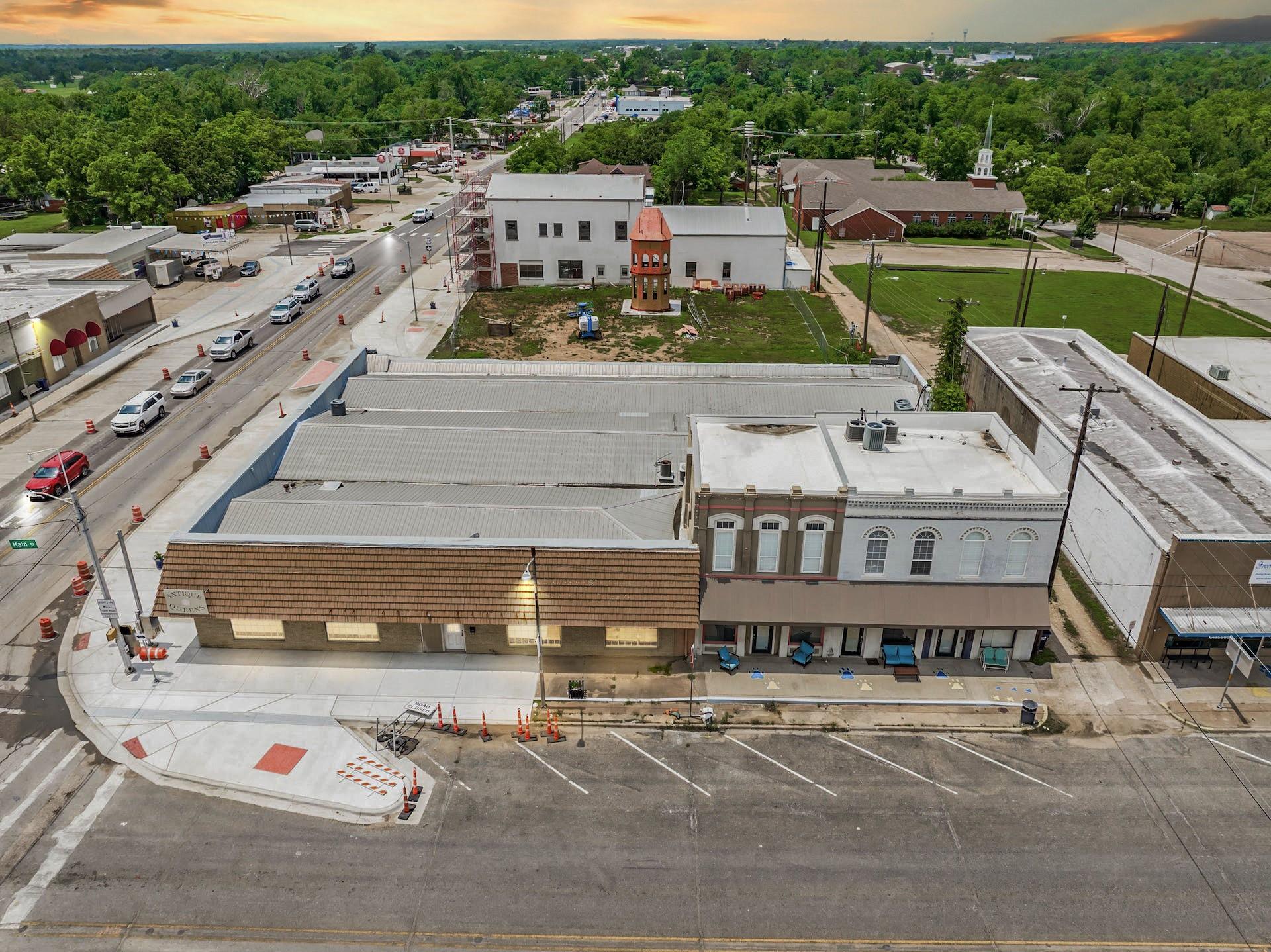 106 W Cameron Ave, Rockdale, TX 76567