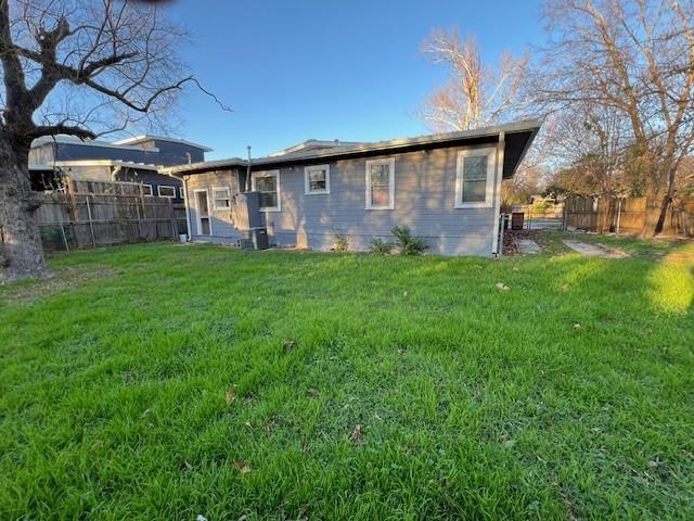 1303 Corona Dr, Austin, TX 78723