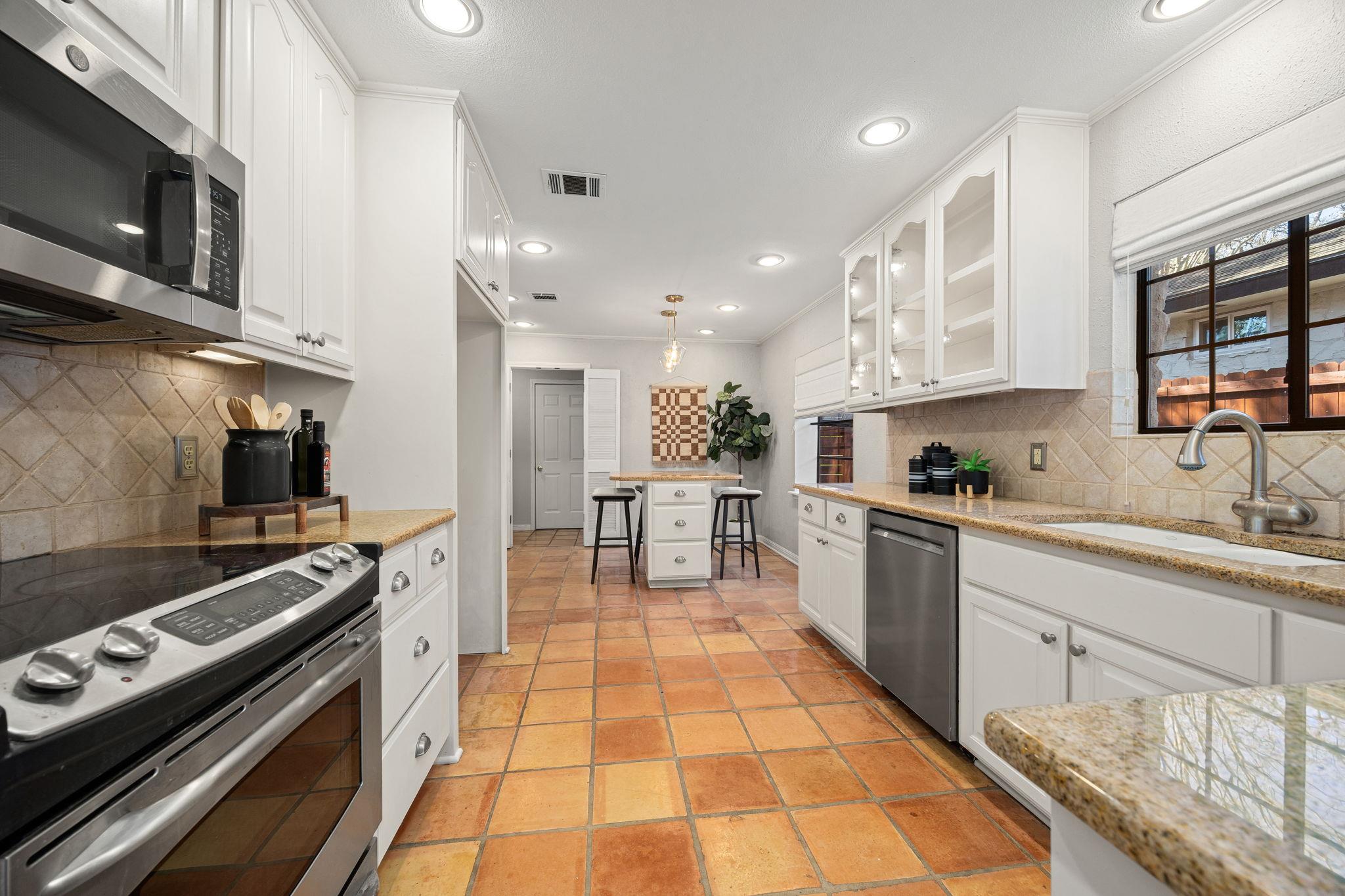 4602 Red Stone Ct, Austin, TX 78735