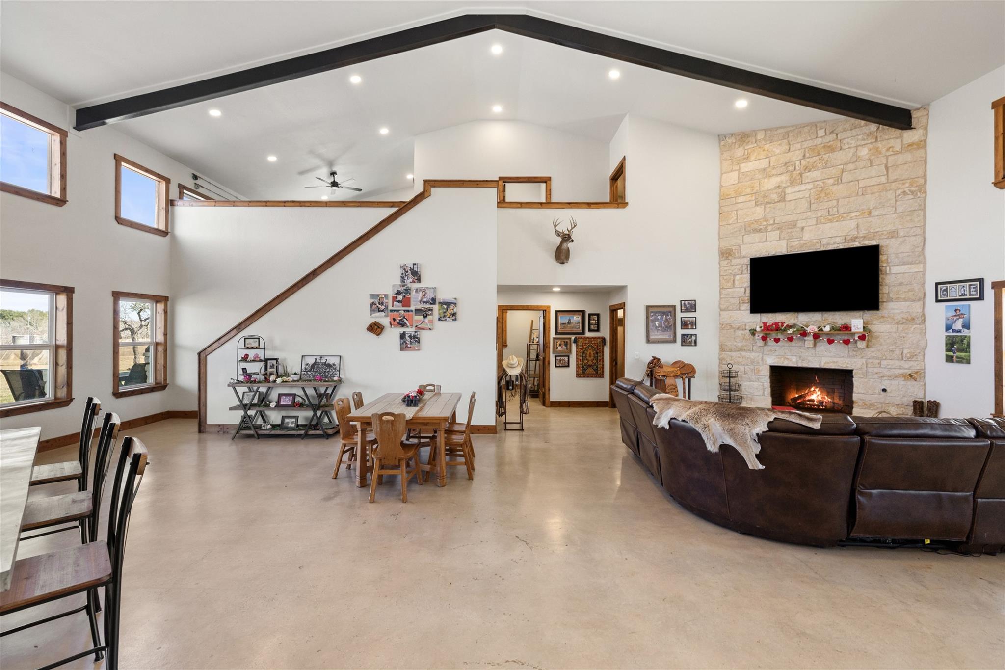 664 Martindale Falls Rd, Martindale, TX 78655