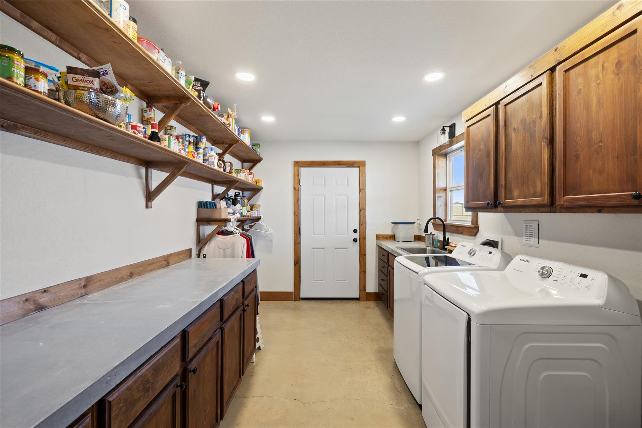 664 Martindale Falls Rd, Martindale, TX 78655