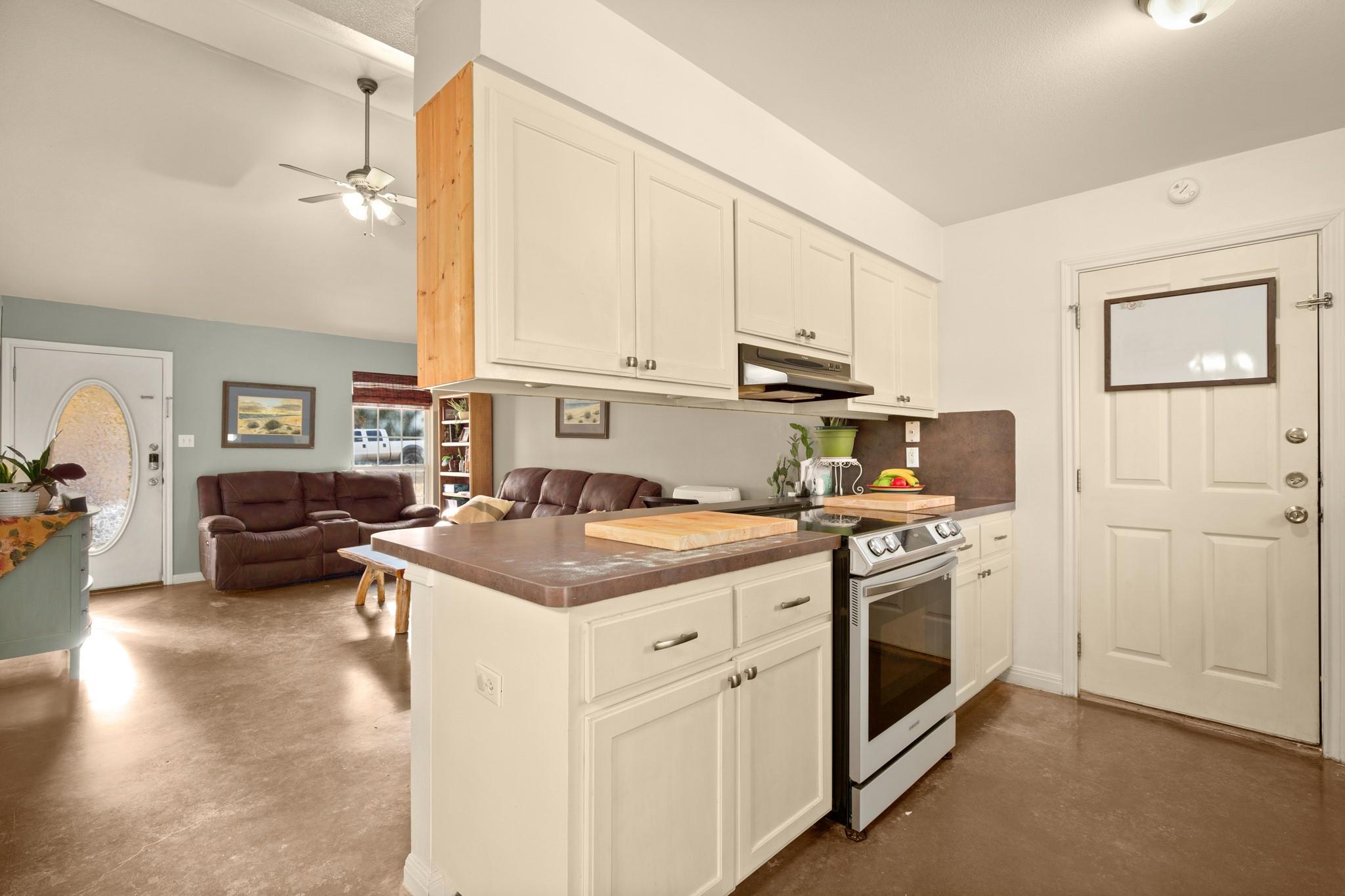 200 Blanket Flower Dr, Bastrop, TX 78602