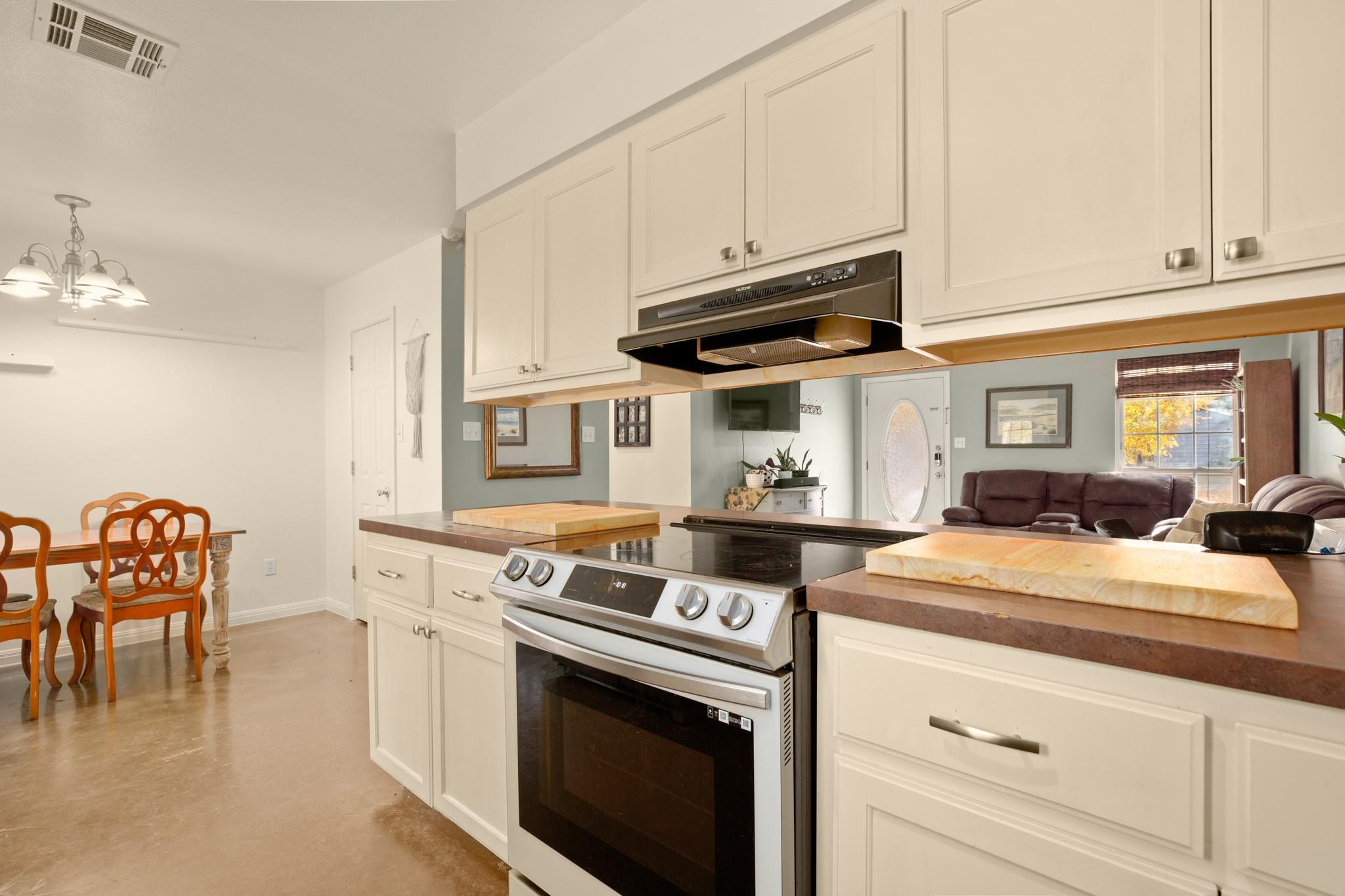 200 Blanket Flower Dr, Bastrop, TX 78602