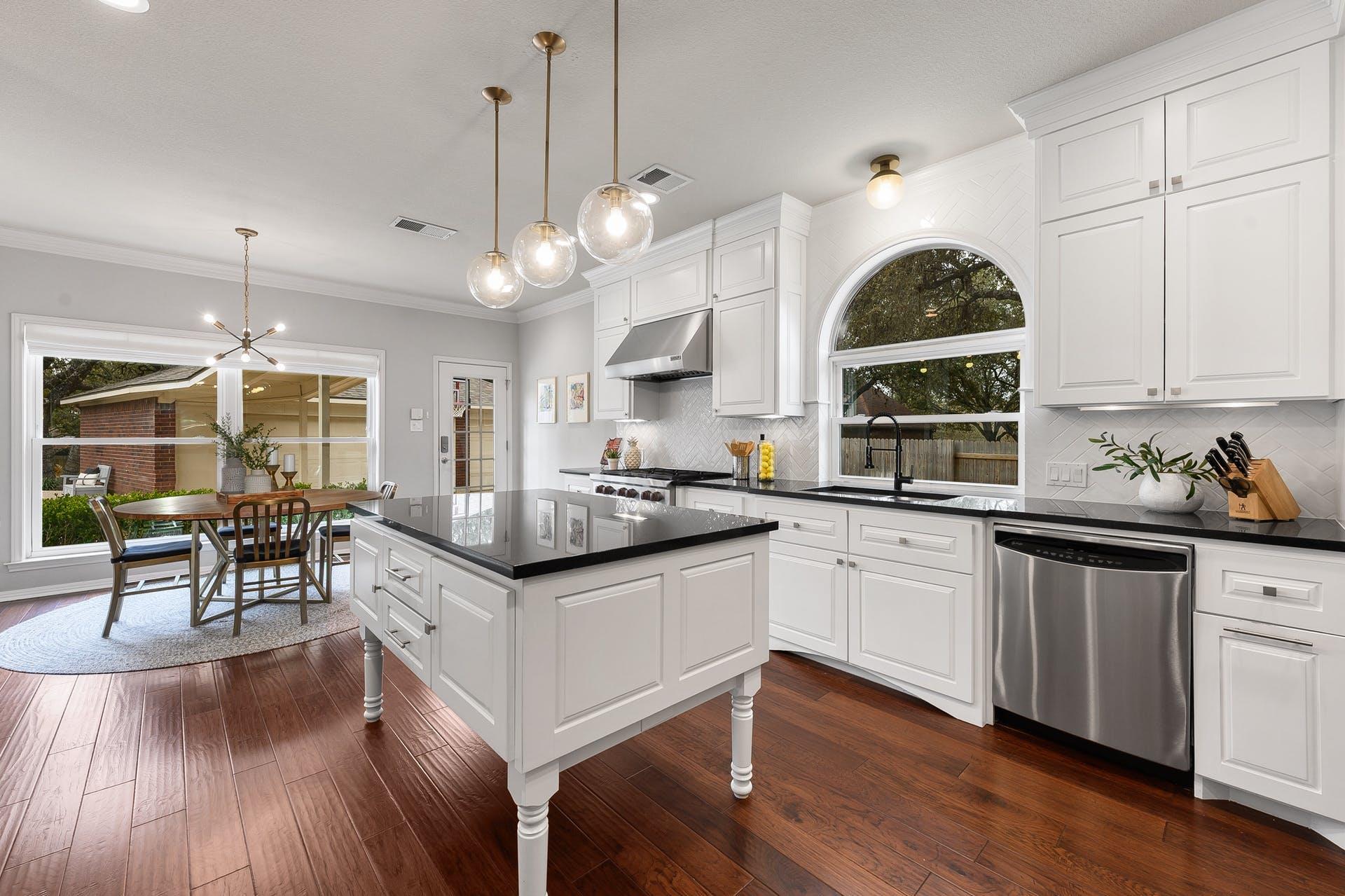 5823 Van Winkle Ln, Austin, TX 78739