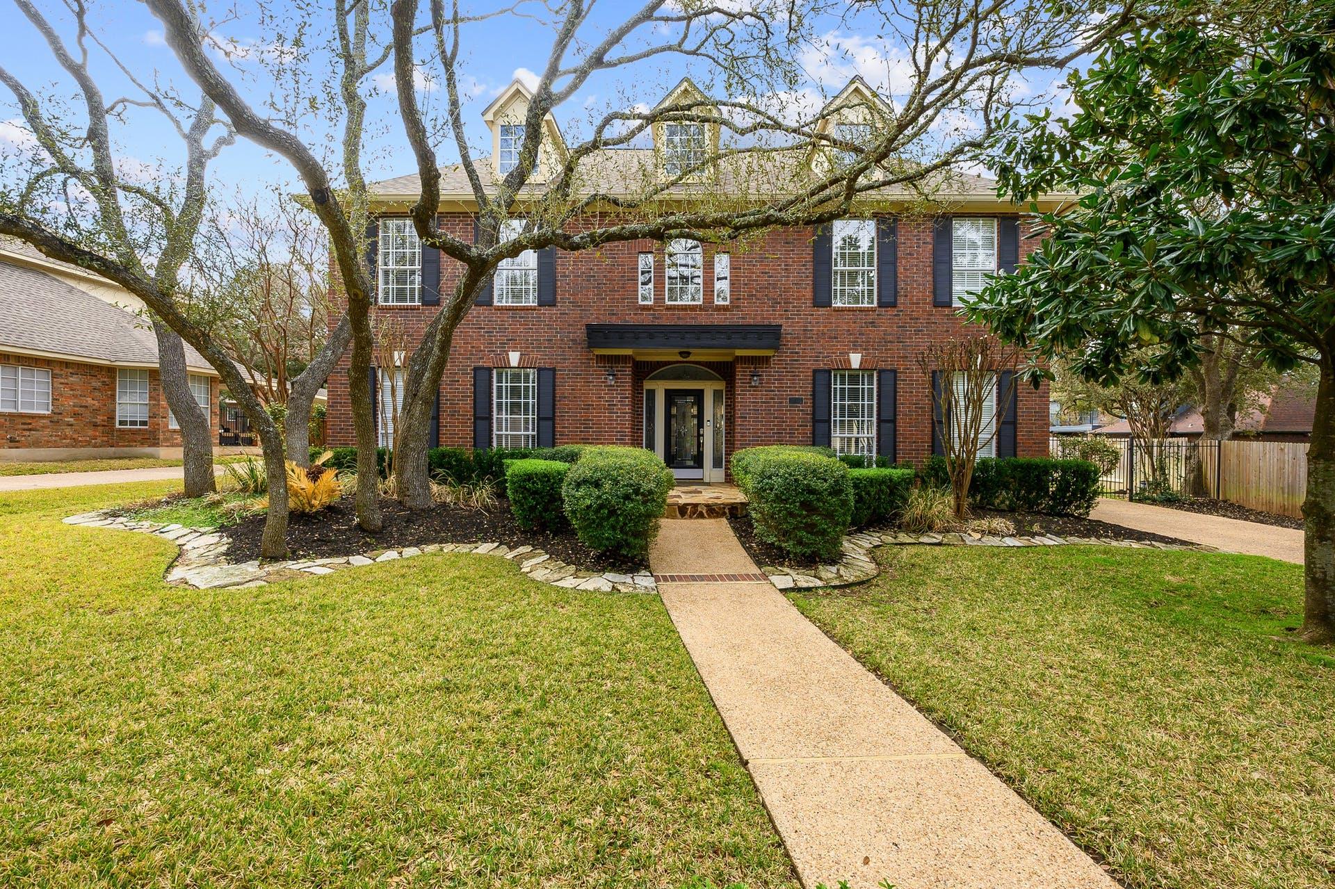 5823 Van Winkle Ln, Austin, TX 78739